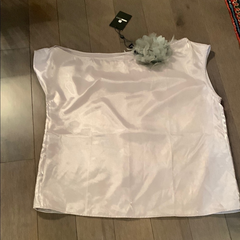 NWT STYLEWE Silver Sleeveless Blouse with Gray Accent. Sexy.
